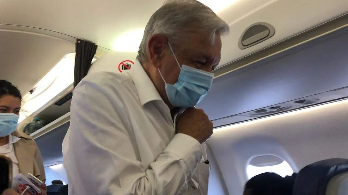 amlo cubrebocas avion´2